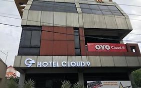Hotel Cloud 9